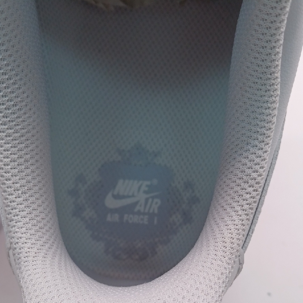 NEW Nike Air Force 1 Triple White Sneakers Men Size 10 US DD8959-100 - Picture 12 of 13